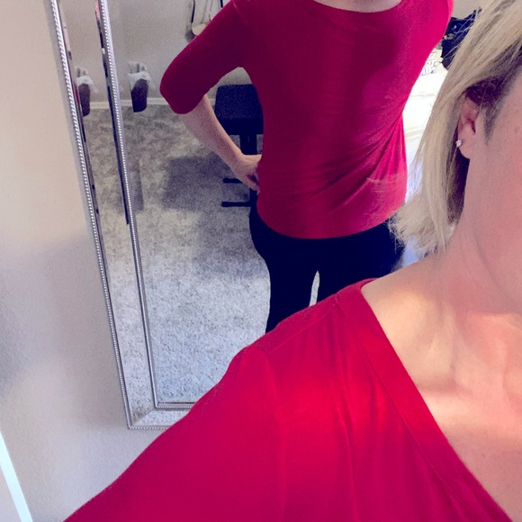 WHBM V-Neck 3 quarter length sleeve, Bright Red w/3 real buttons. Size Large - Picture 8 of 8